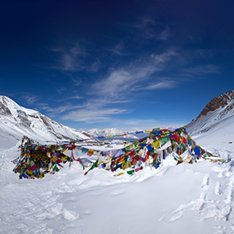 Snowy trails of Thorong La Pass