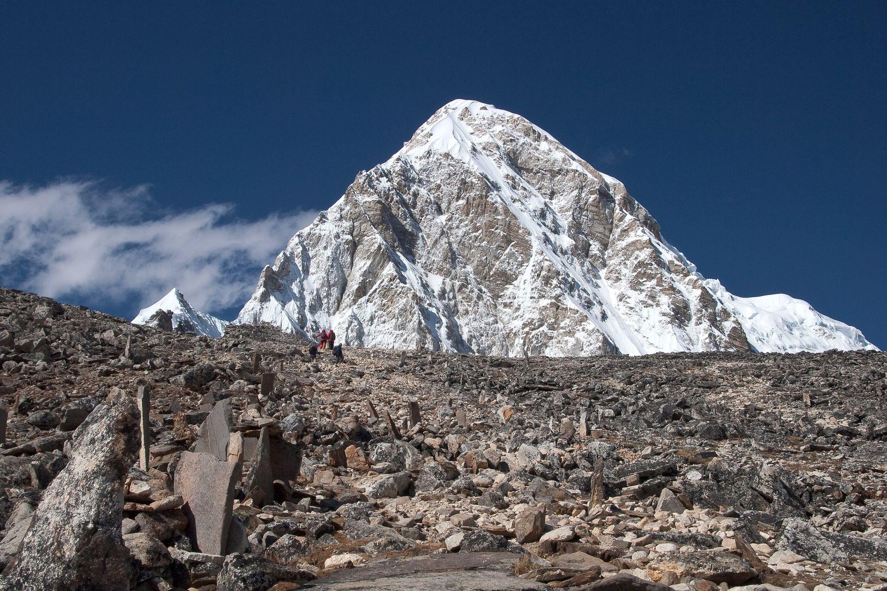 Pumori Expedition pyramid peak view from base camp trail